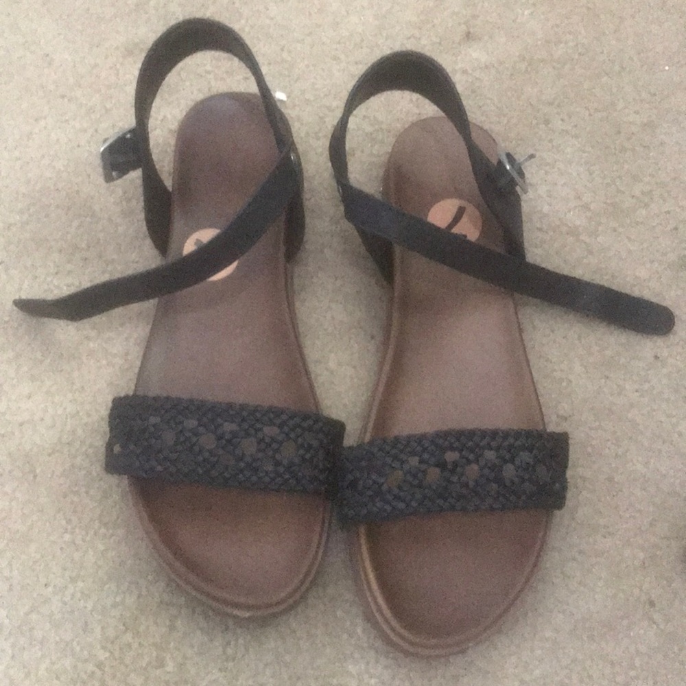 Women’s sandals